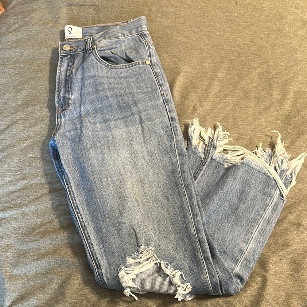 Light Weight Distressed Jeans